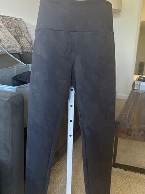 MATTY M Muted Camouflage Knit Leggings - 24" inseam